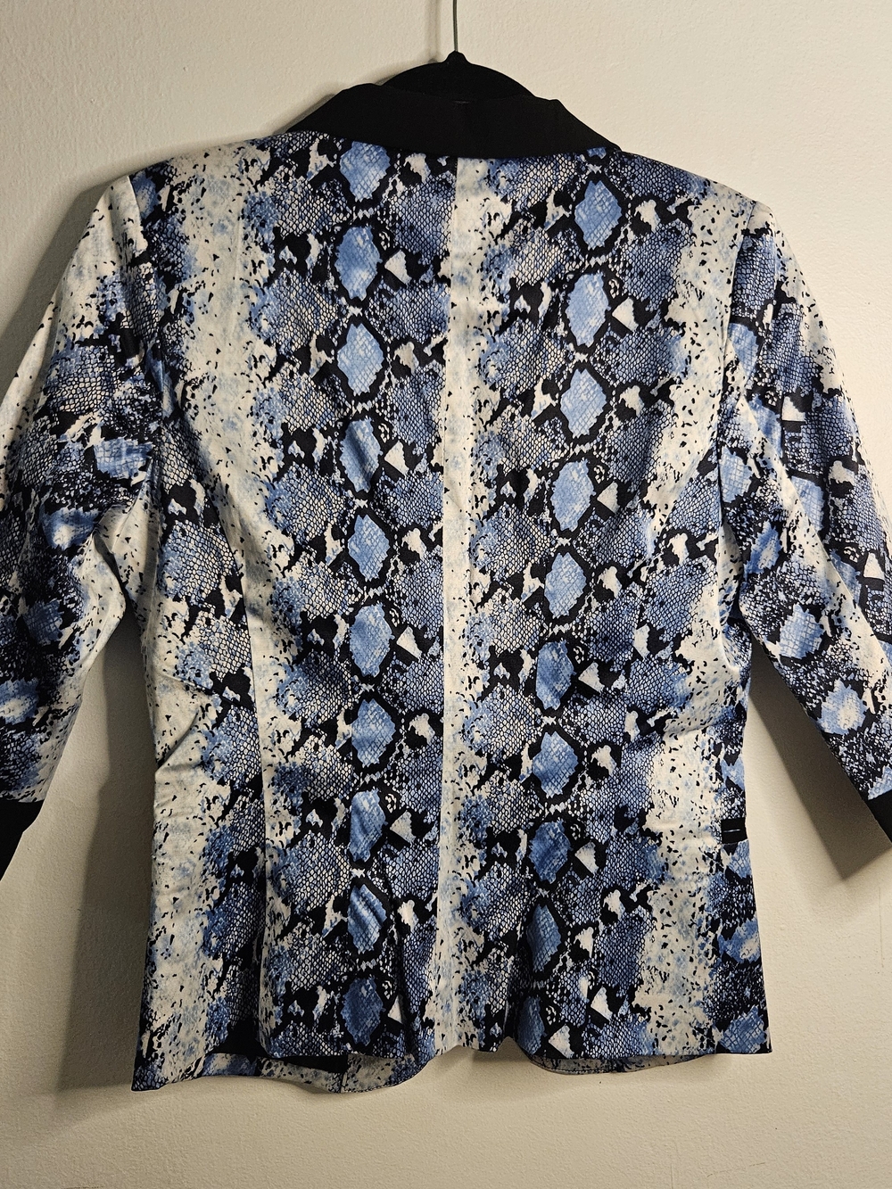 Vintage Snake-Print Blue Blazer Jacket - Women's - Thrifted @ ITALY - Picture 5 of 6